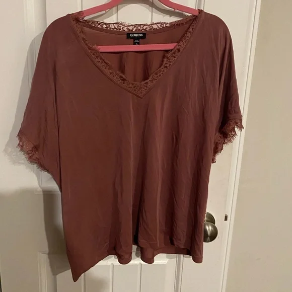 Express Top - Picture 2 of 3